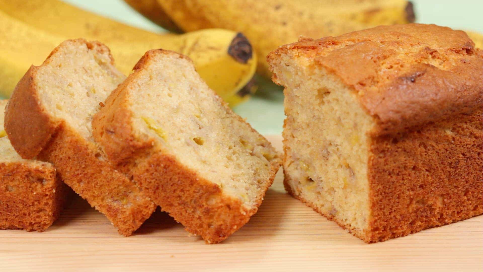 Pan de plátano húmedo en 10 minutos de preparación — el más viral de 2026