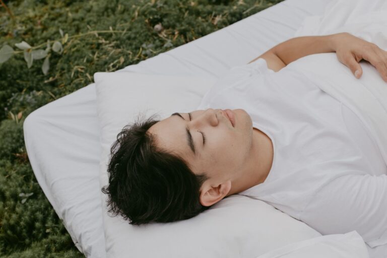Top 8 Plantas que Te Ayudarán a Dormir como un Bebé