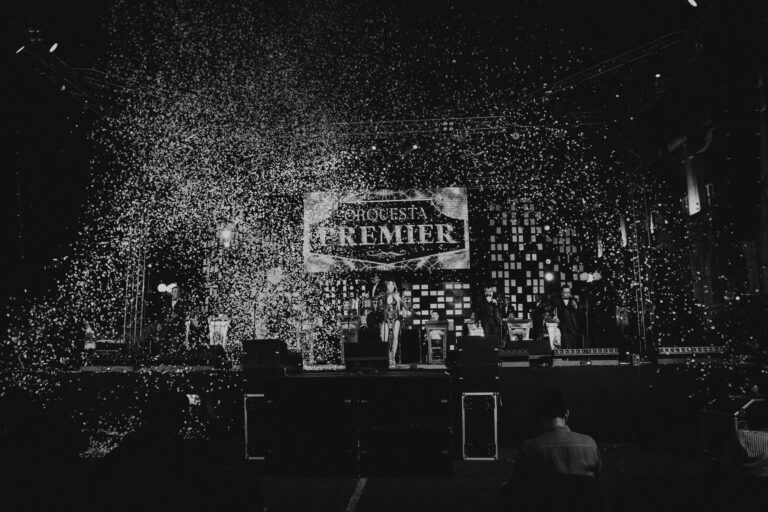 Top 8: ¡Los Sonidos que Están Arrasando las Listas Musicales!